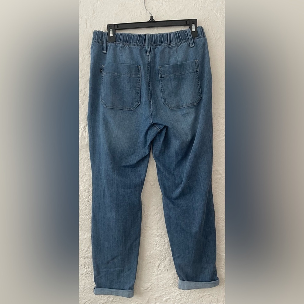 Judy Blue Clearwater Lightweight Cuffed High Rise Straight Jeans Elastic; 7/28 - Picture 6 of 6
